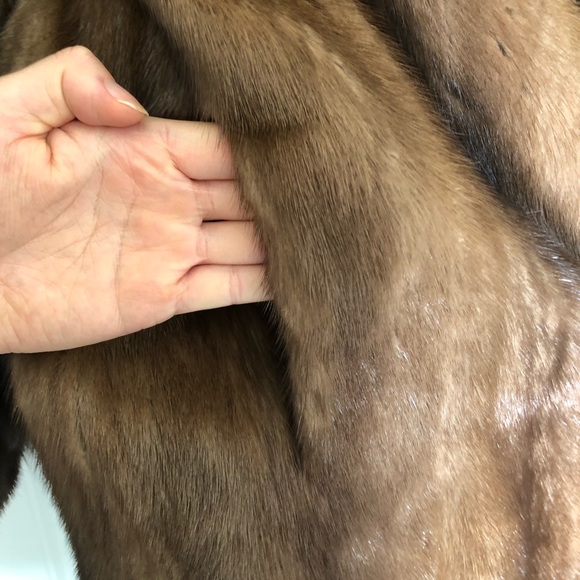 Mink Coat - Picture 9 of 16